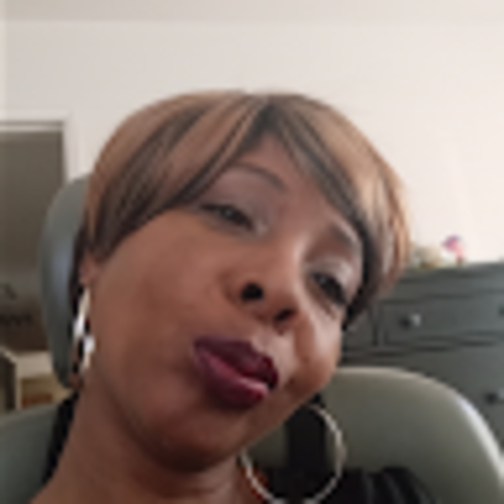 Meet your Posher, Leeanetta